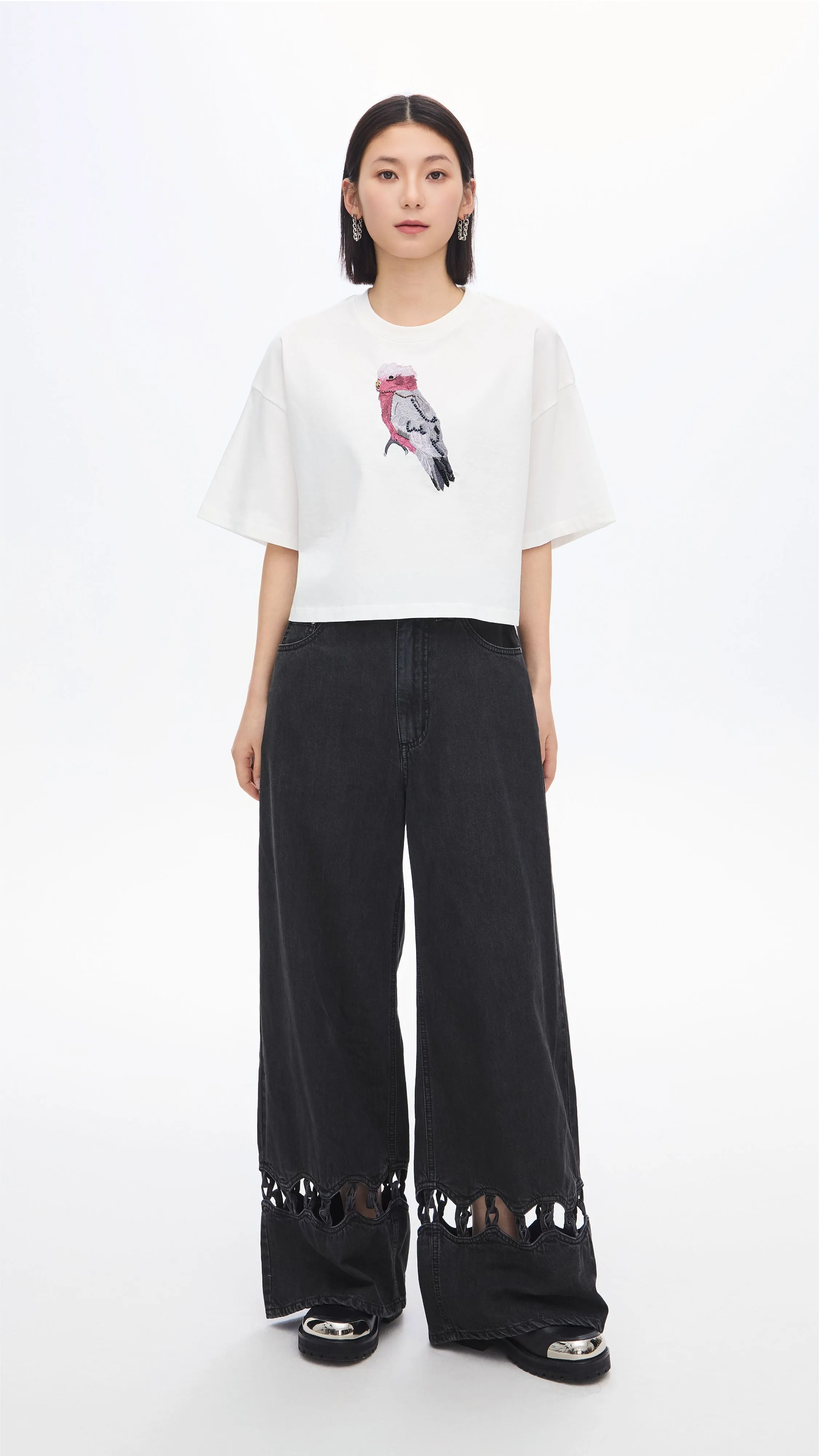 Cropped Parrot Graphic Embroidery Tee