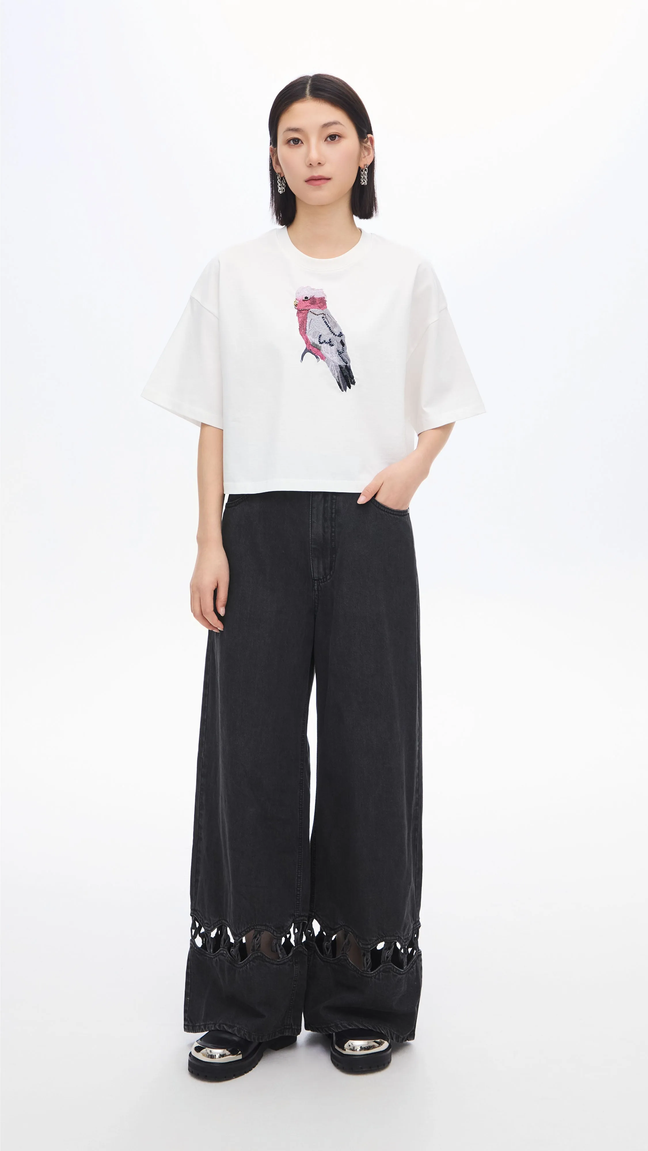 Cropped Parrot Graphic Embroidery Tee