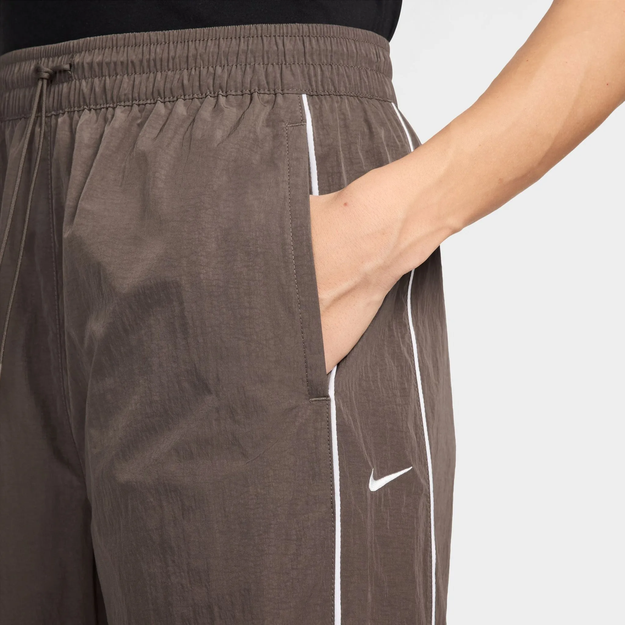 Nike Sportswear Women's High-Waisted Woven Open-Hem Pants Ironstone / White