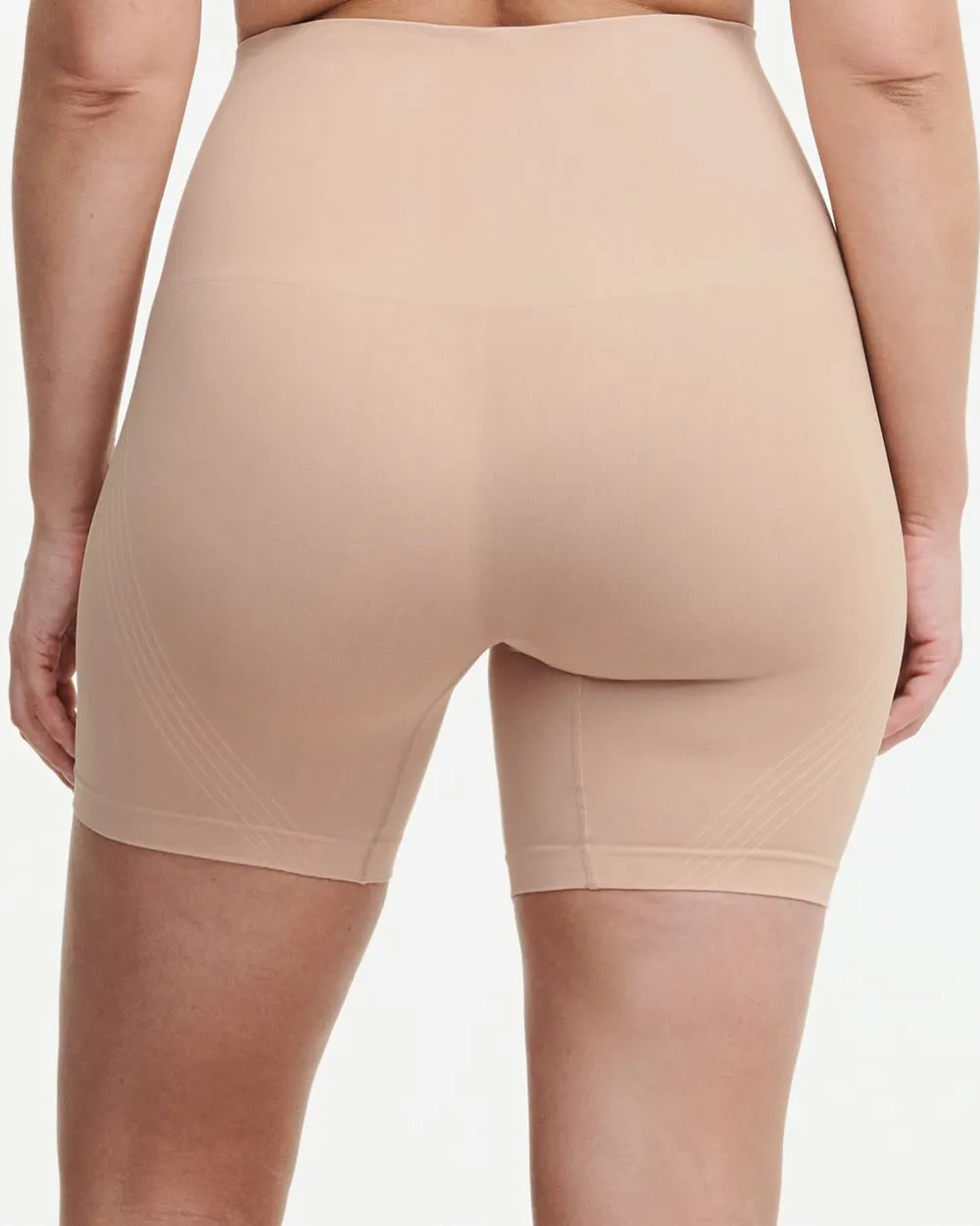 Smooth Comfort Shaping Mid Thigh Short