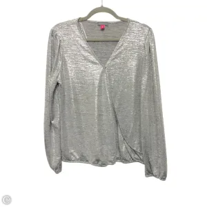 Top Long Sleeve By Vince Camuto In Silver, Size: M